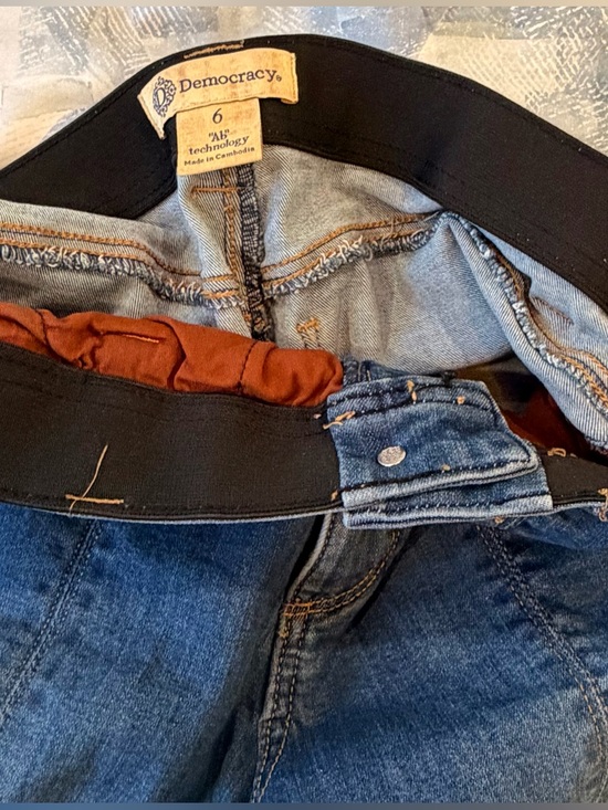 Democracy Wide Leg  Medium Wash Jeans W/ An Technology- Sz 6 - Picture 5 of 8